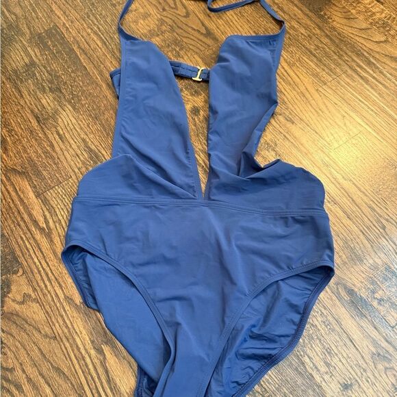 NWT Tory Burch Solid Wrap-front One-piece Swimsuit In Capri Blue size Medium - Picture 4 of 7